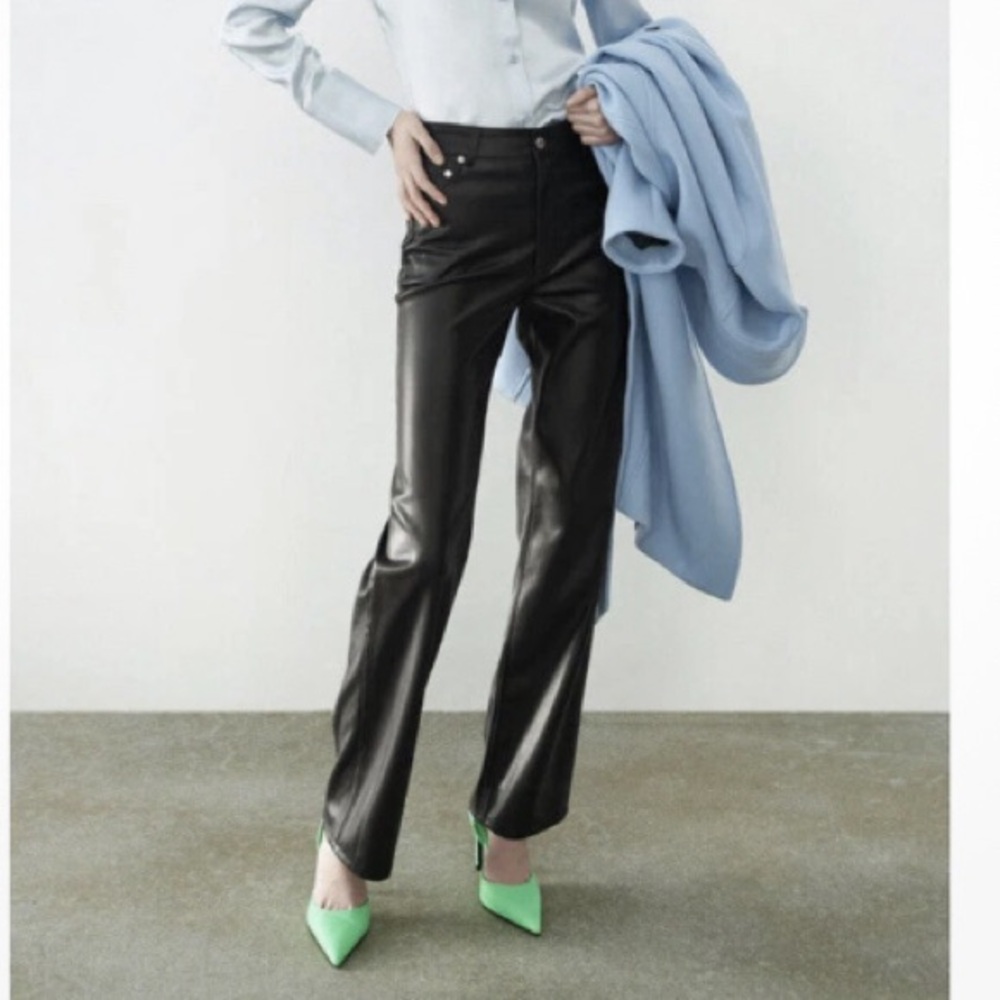 ZARA Black Faux Leather 90s Straight Leg Pants High Rise NWT Medium - Picture 3 of 9